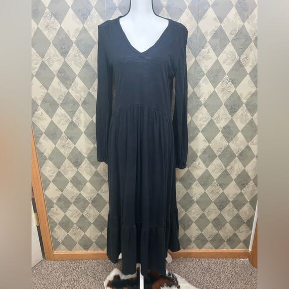 Anthropologie | Saturday Sunday Arlo Tiered Midi Dress in Charcoal Black - Picture 3 of 8